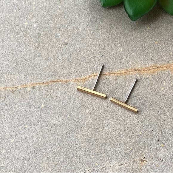 Gold Tone Minimalist Bar Dainty Earrings - Picture 4 of 8